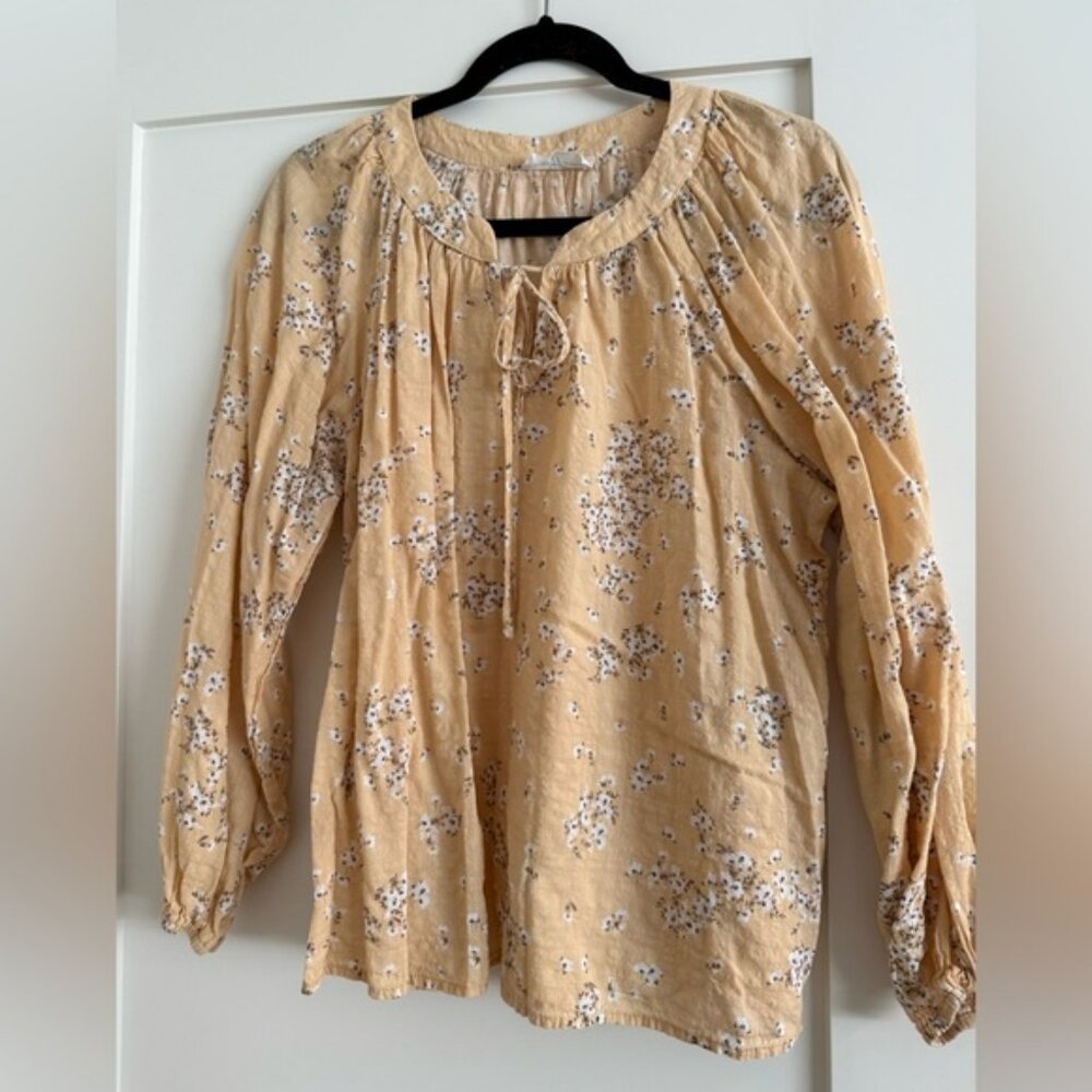 Carly Jean Los Angeles light yellow floral blouse sz M